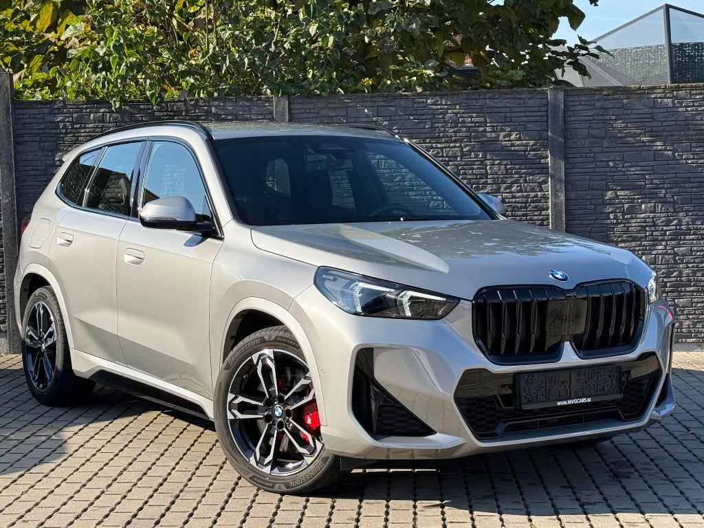 BMW X1 1.5iA sDrive18 M-Sportpakket PRO "Alu 19 duim/Camera", Autos, Argent ou Gris, Achat, Entreprise, Alcantara