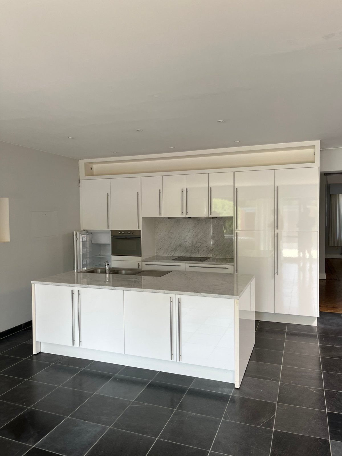 Keuken met toestellen, Huis en Inrichting, Keuken | Complete keukens, Ophalen, Gebruikt, Graniet of Steen