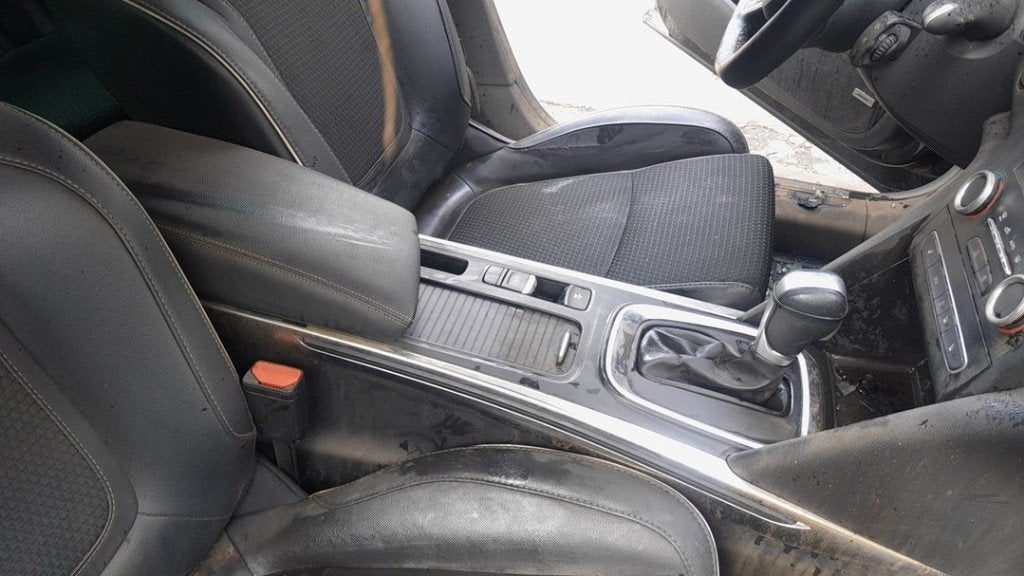 MIDDENCONSOLE Renault Megane IV (RFBB) (01-2015/-), Gebruikt, Renault, Peter-Huppertz-Straße 5
51063  Köln, DE, Dialog.deutschland@renault.de