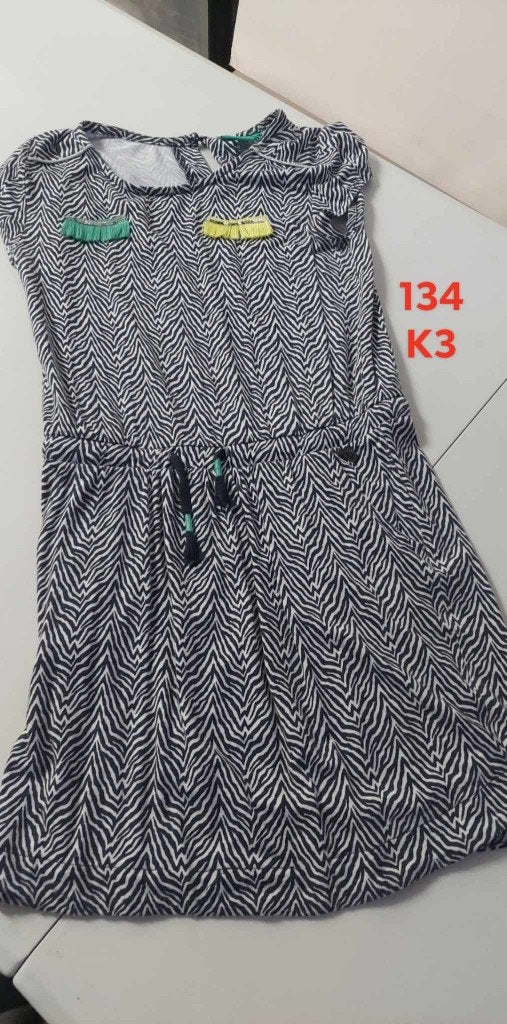 Jurk Meisje maat 134 bijpassend bolero  K3 Jurk 3€  Bolero, Enlèvement, Comme neuf, Fille, Robe ou Jupe