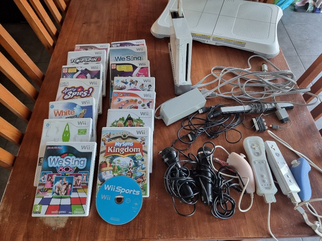 Nintendo Wii met veel toebehoren + games, Games en Spelcomputers, Spelcomputers | Nintendo Wii, Ophalen of Verzenden, Gebruikt