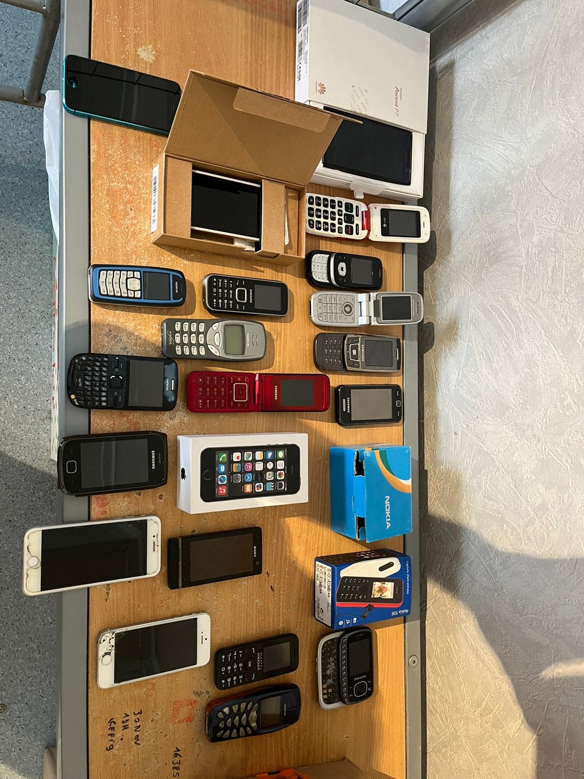 Lot téléphones vintage & smartphones iPhones, Nokia, Samsung, Enlèvement ou Envoi, Comme neuf, Apple