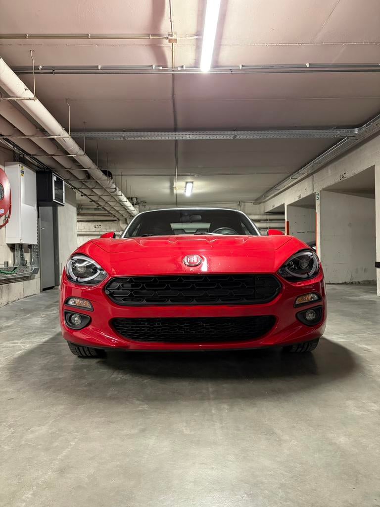Fiat 124 Spider 1.4 Turbo 140 Lusso, Autos, Achat, Boîte manuelle, Noir, 2 portes