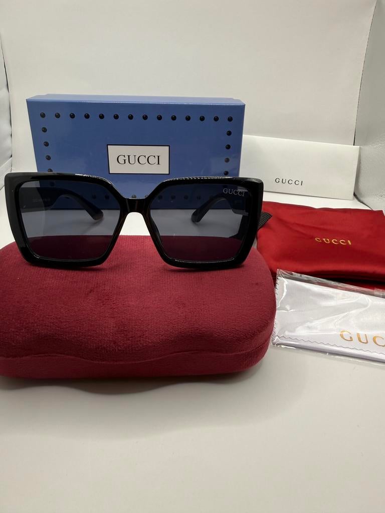 Gucci Zonnebril Zwart - Nieuw in Doos, Ophalen of Verzenden, Nieuw, Zonnebril