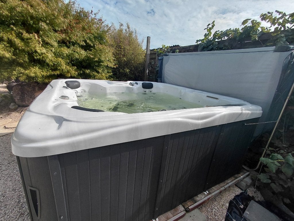 Luxe Jacuzzi 6 personen(2kind.) met warmtepomp, Ophalen, Gebruikt, Elektrisch