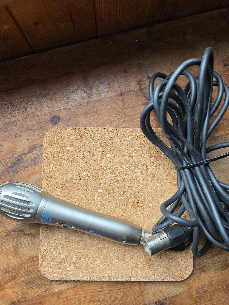 Micro Dynamique Stagg MD-500GSC avec câble XLR, Musique & Instruments, Enlèvement, Utilisé