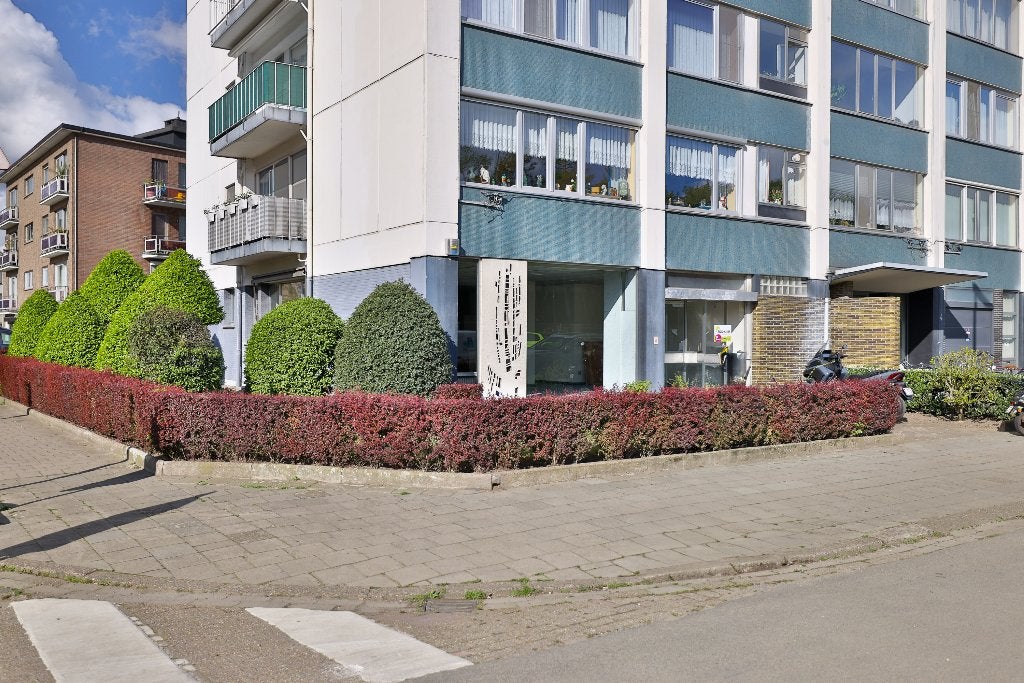 Gelijkvloers hoekpand 119 m² voor kantoor/vrij beroep, Overige soorten, Tot 200 m², Antwerpen, 119 m²