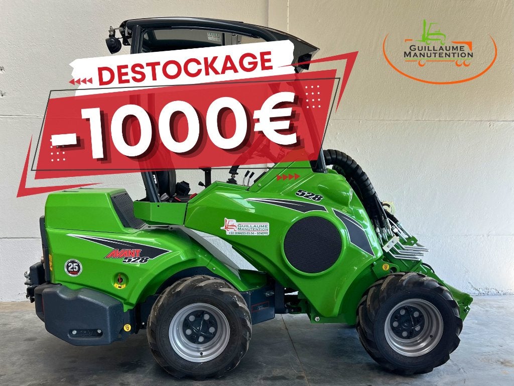 Mini chargeur Avant 528TDL, Articles professionnels, Machines & Construction | Grues & Excavatrices, Enlèvement