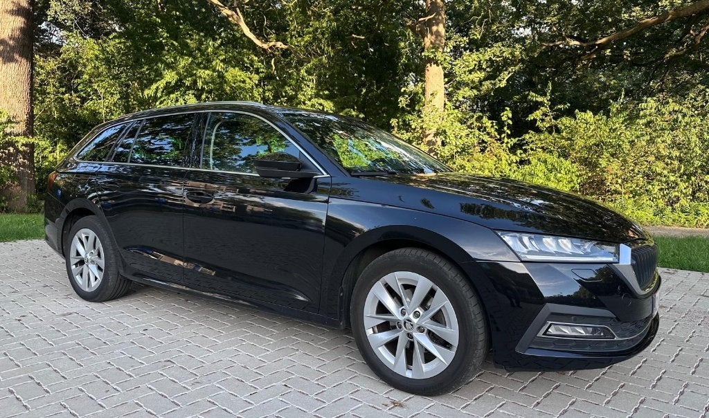 Skoda Octavia 2.0Tdi DSG 10/2022 Led - Navi - Lineass - Cam, Autos, Achat, Euro 6, Entreprise, Entretenue par le concessionnaire