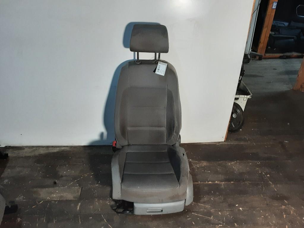 STOEL LINKS VOOR Volkswagen Golf V (1K1) (1K4881105EM), Auto-onderdelen, Interieur en Bekleding, Volkswagen, Gebruikt