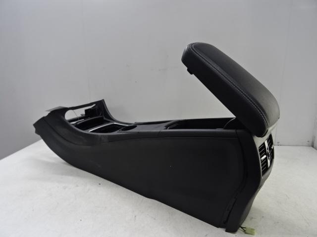 CONSOLE CENTRALE Mercedes-Benz CLA (117.3) (01-2013/03-2019), Utilisé, Mercedes-Benz