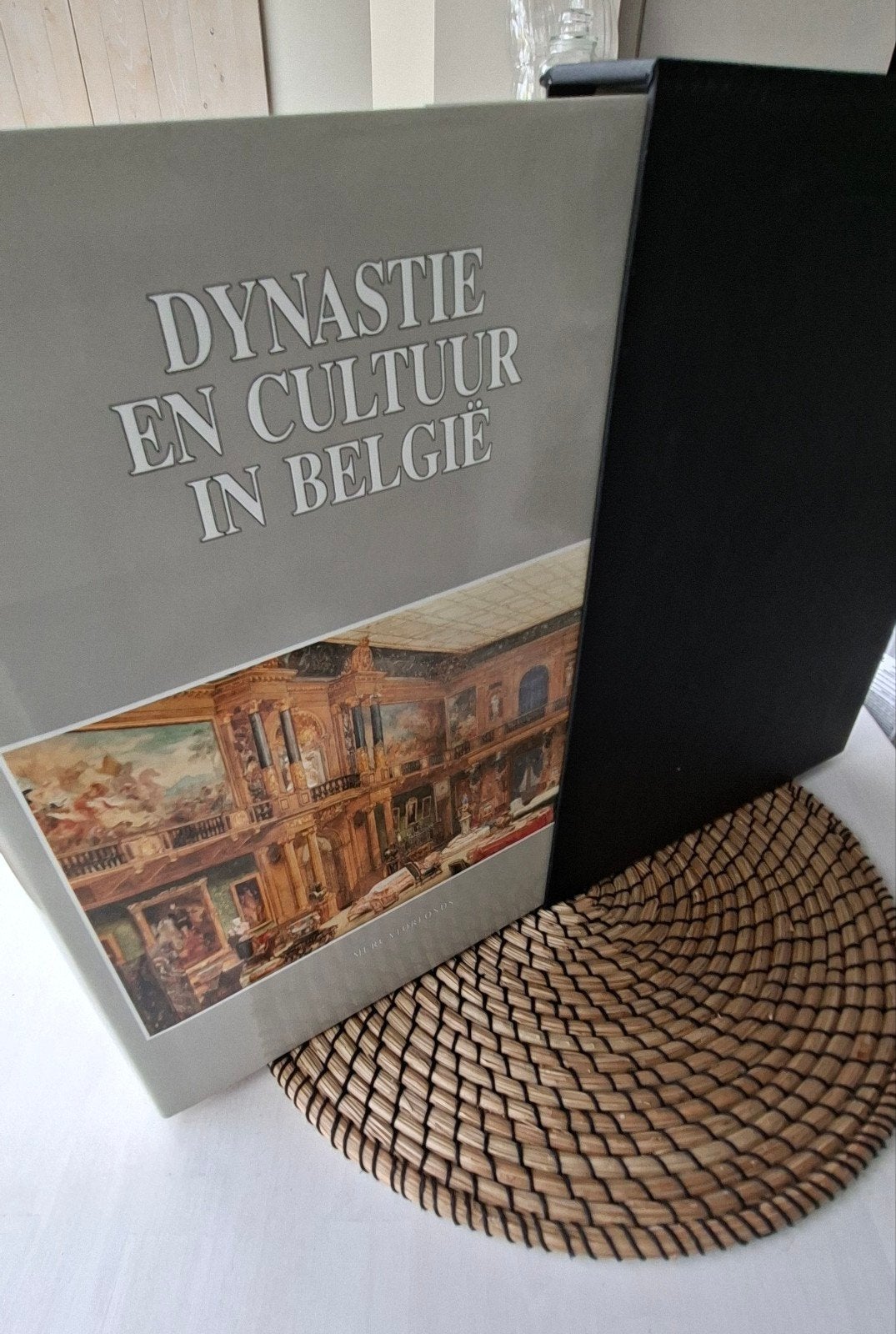 Dynastie en Cultuur in België, Boeken, Ophalen