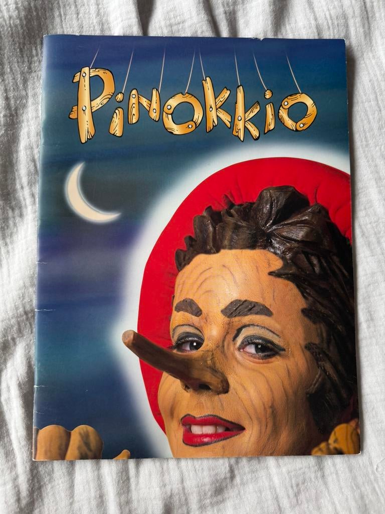 Pinokkio programmaboek- Studio 100 musical, Ophalen
