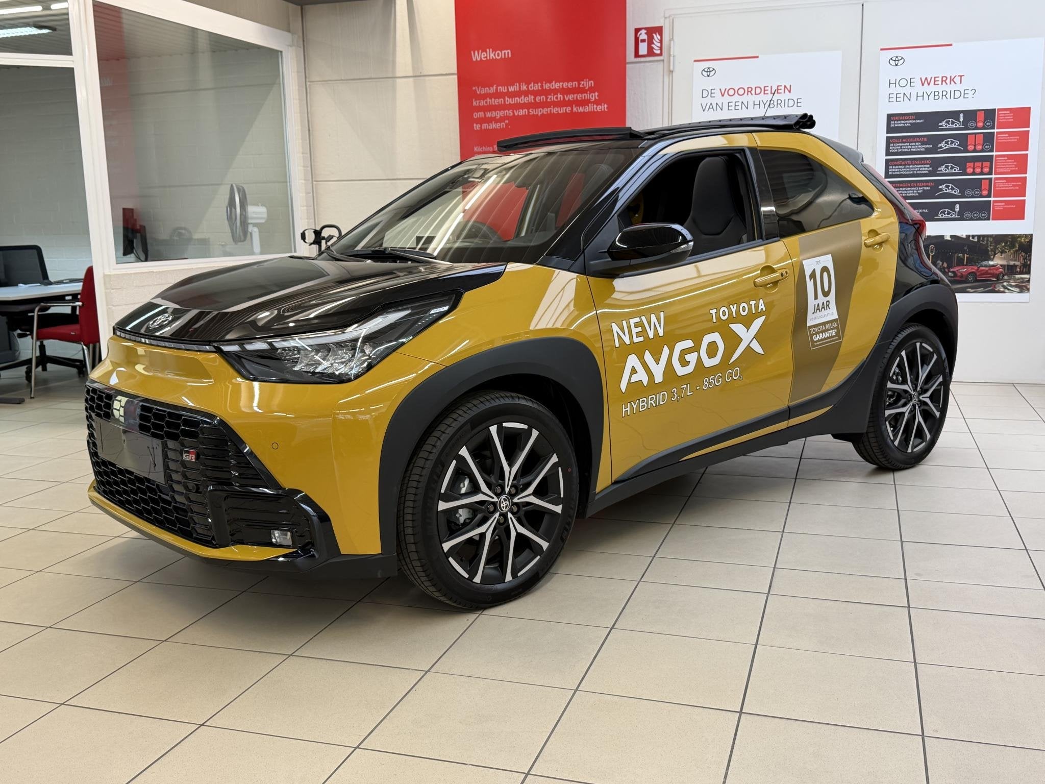 Toyota Aygo X GR SPORT, Auto's, Automaat, Stof, Zwart, Nieuw