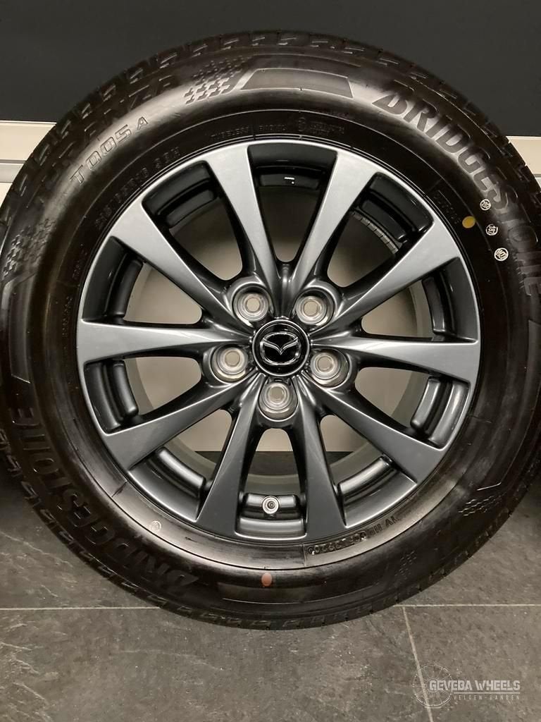 16'' originele Mazda CX30 DEMO velgen + banden 5x114.3 9965, Autos : Pièces & Accessoires, Pneus et Jantes, 215 mm, 16 pouces