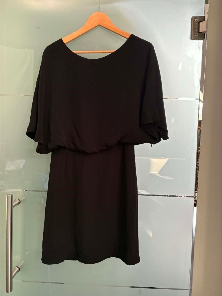 Robe élégante Sandro Paris noire à manches chauve-souris - S, Vêtements | Femmes, Enlèvement ou Envoi, Sandro, Comme neuf, Noir
