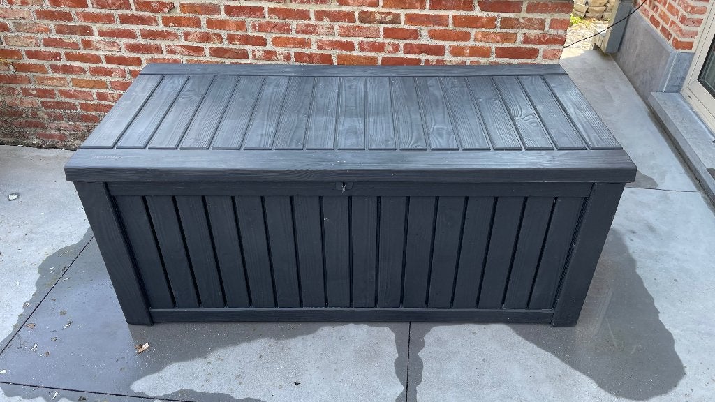 Keter tuinberging zwart houtlook 570l 150x70x65cm, Tuin en Terras, Bergingen en Tuinkasten, Ophalen, Zo goed als nieuw, Kunststof