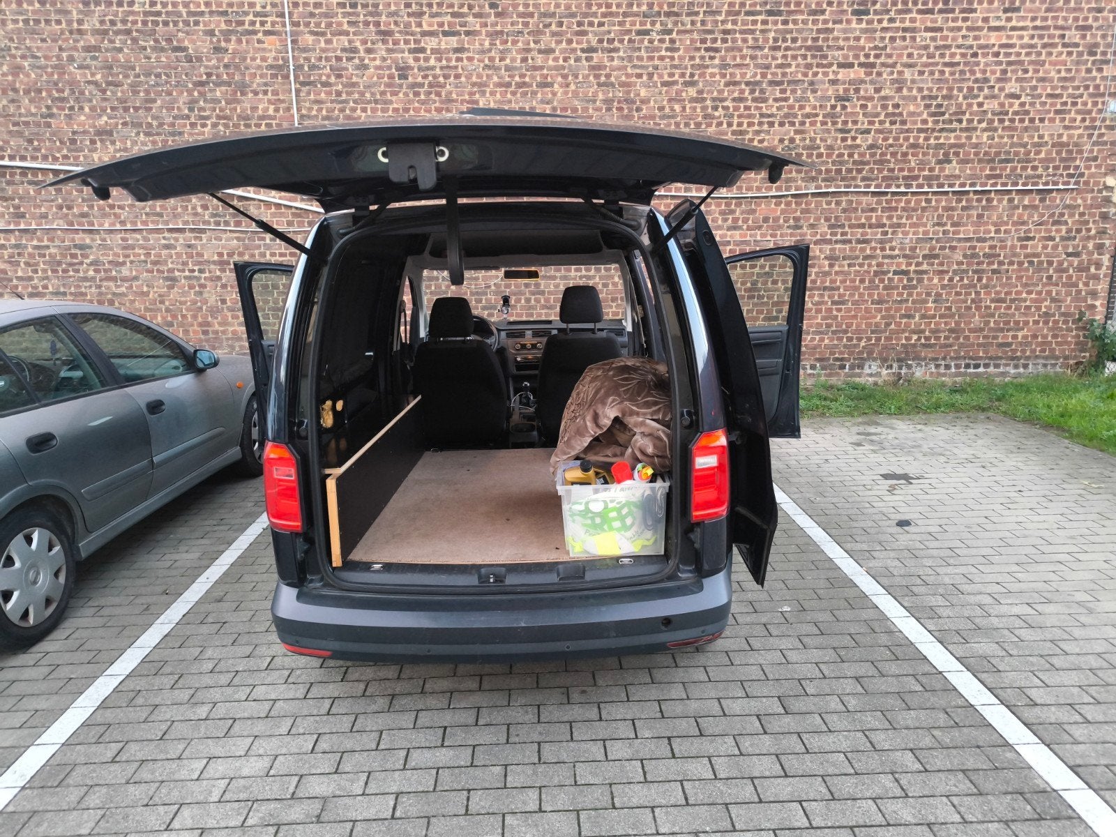 vrachtwagen Vw Caddy 1.4, Auto's, Euro 6, Caddy Combi, Blauw, Handgeschakeld