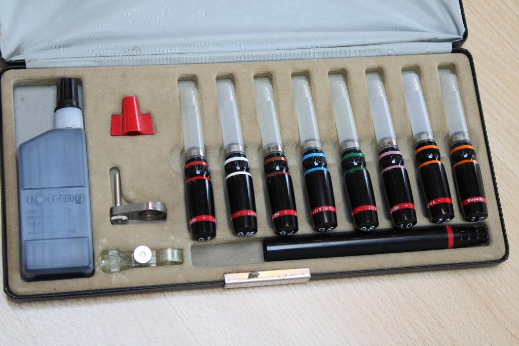 Set de stylos Rotring Variant, 8 épaisseurs de stylo 1970-80, Enlèvement ou Envoi, Avec boîte, Comme neuf, Autres marques
