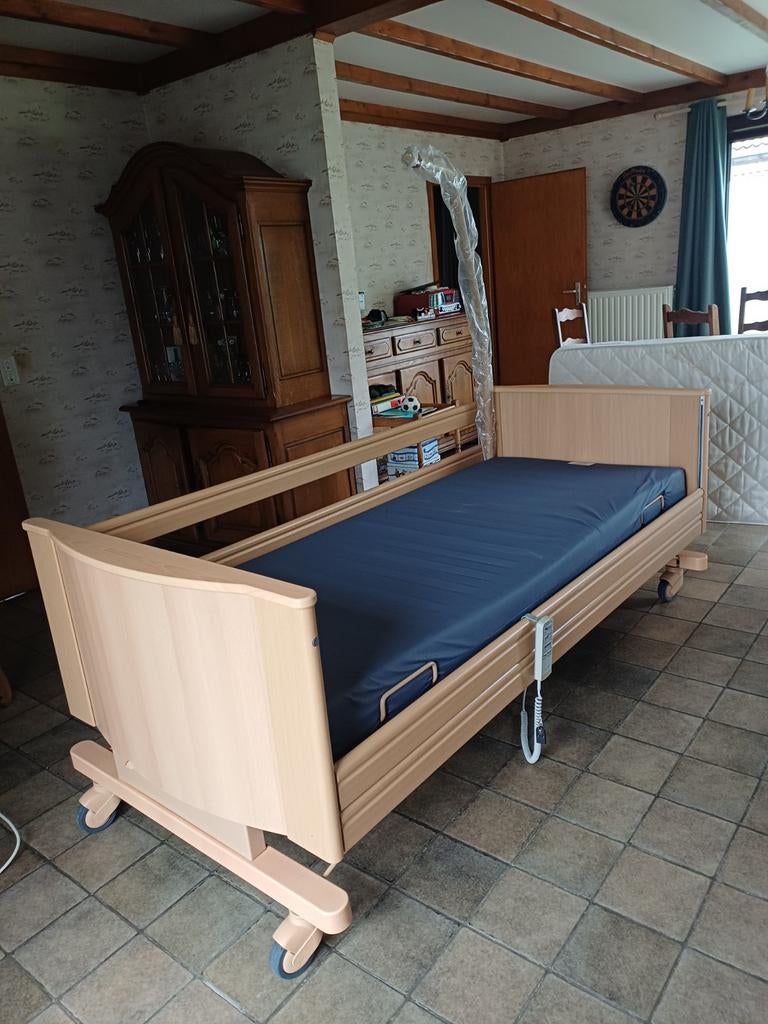 Hoog laag bed met zorgmatras, Enlèvement