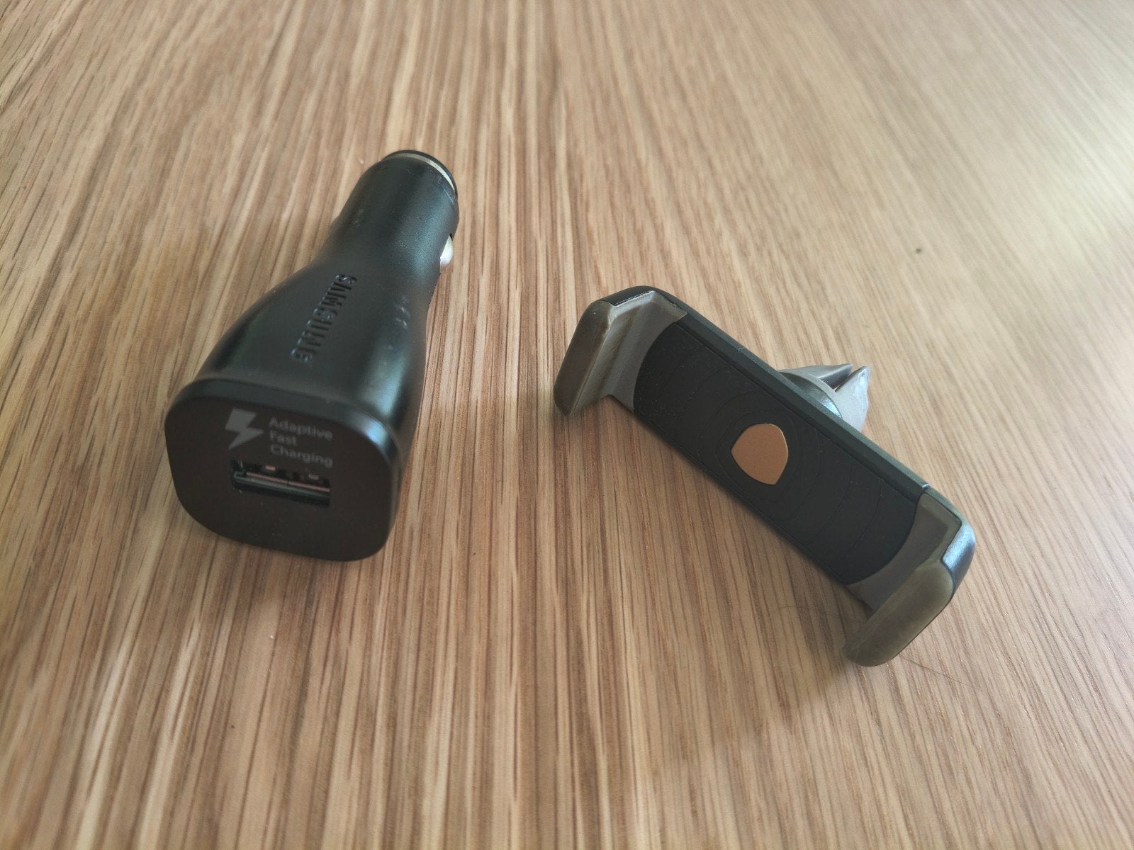 Gsm houder en usb lader voor auto, Ophalen