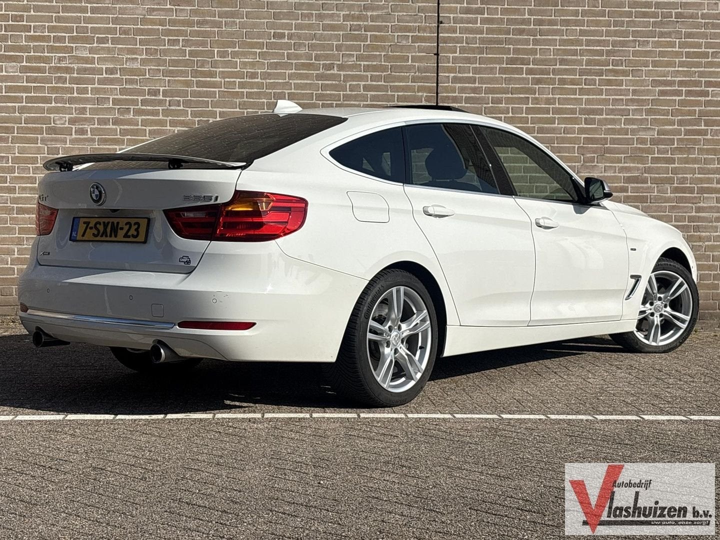 BMW 335 Gran Turismo 3-serie 335i xDrive High Executive | Ha, Auto's, BMW, Automaat, 188 g/km, Parkeerassistent, Wit