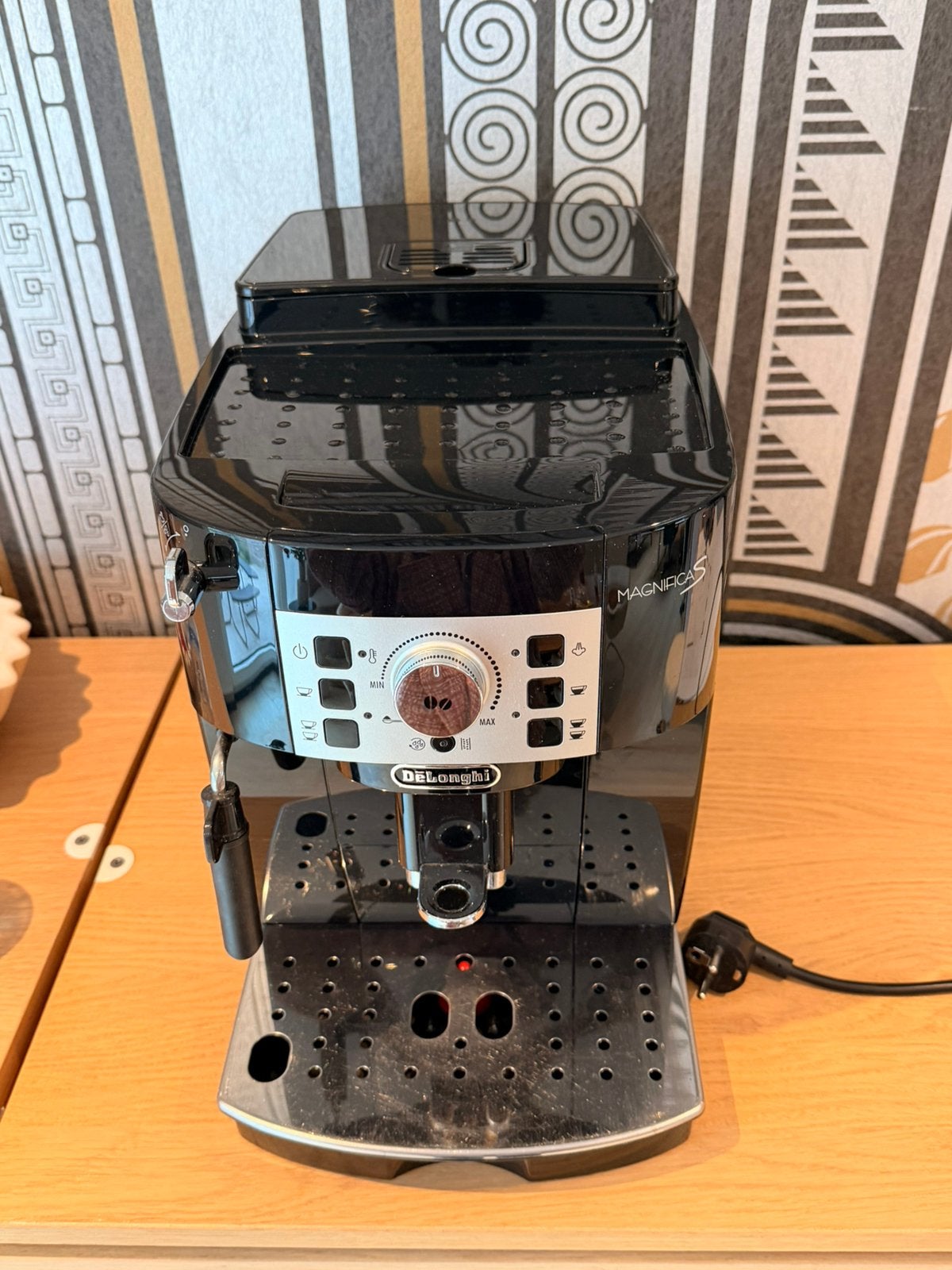 DeLonghi Magnifica S, Electroménager, Réservoir d'eau amovible, Café en grains, Utilisé, Enlèvement
