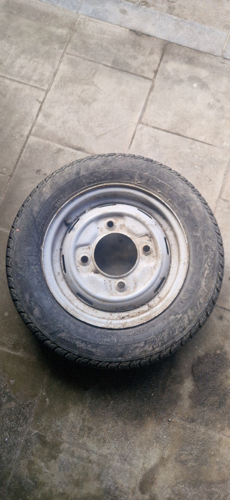Roue complète 145/80R13 Firestone + jante tôle 4x100, Autos : Divers, Remorques Pièces, Enlèvement