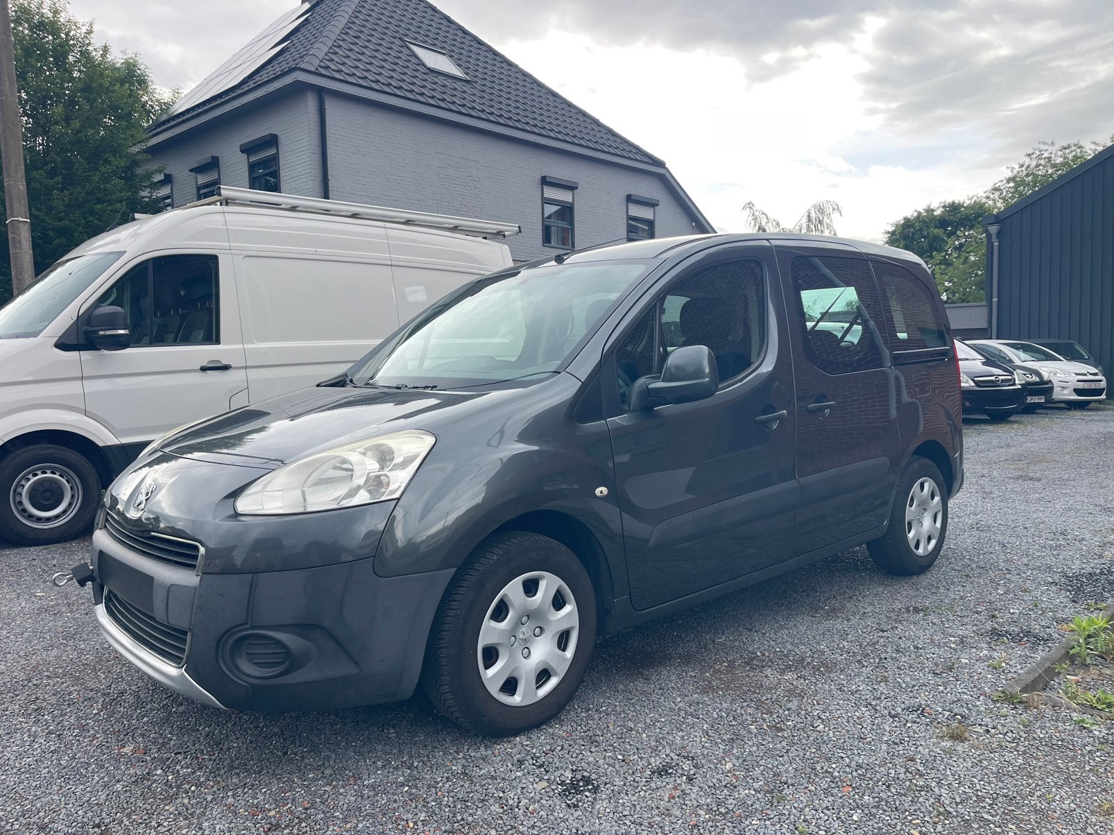 Peugeot Partner Tepee 1.6 e-HDi ,Airco, problème moteur!..., https://public.car-pass.be/vhr/ee8391bd-9560-4be5-9514-8fbf0bc78a0a