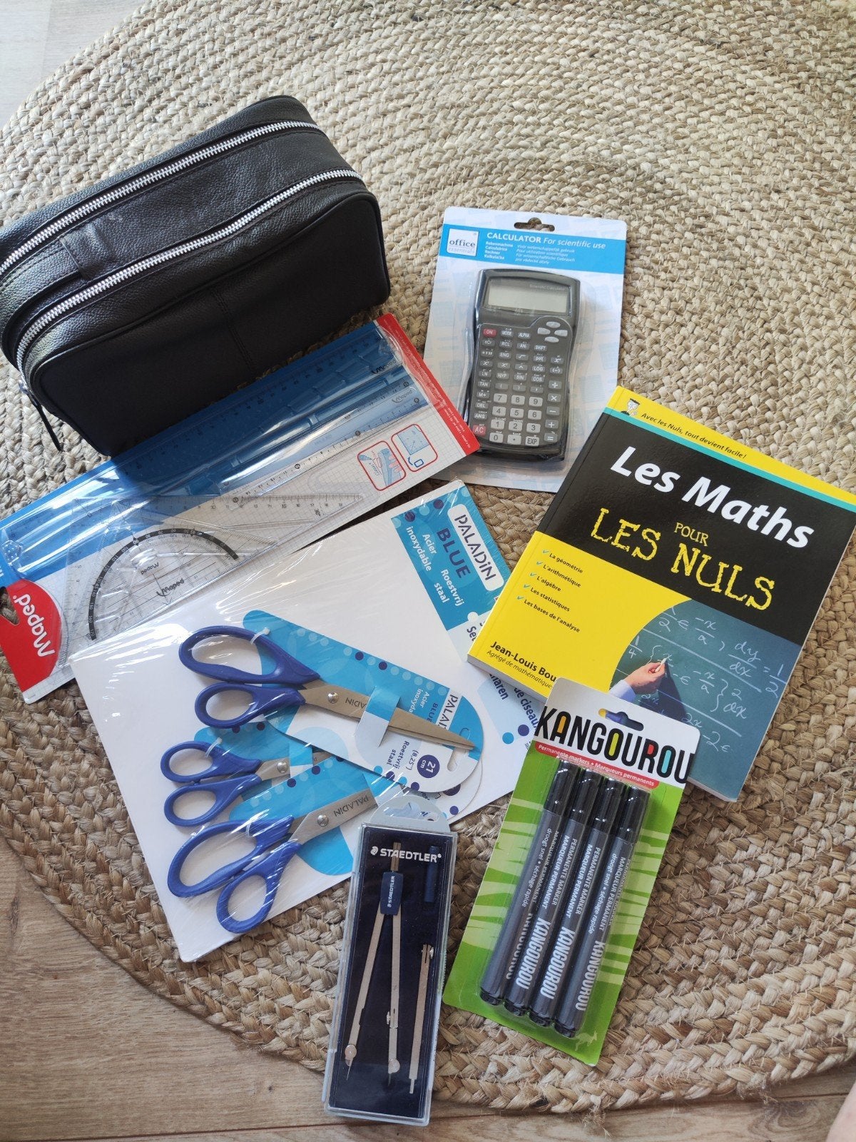 Lot fournitures scolaires 100% NEUVES - Livre Maths pour les, Divers, Fournitures scolaires, Enlèvement, Neuf