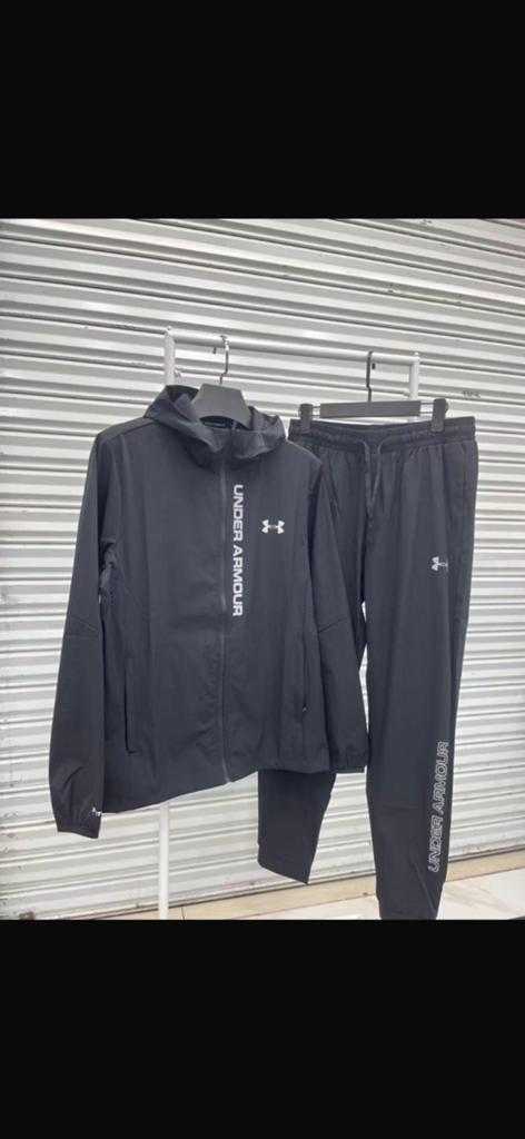 Ensemble under armour, Kleding | Dames, Homewear, Ophalen of Verzenden, Zo goed als nieuw