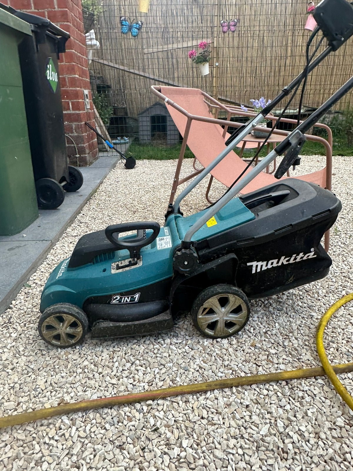 Makita grasmaaier, Tuin en Terras, Grasmaaiers, Zo goed als nieuw, Elektrische grasmaaier, 30 t/m 39 cm, Opvangbak, Ophalen