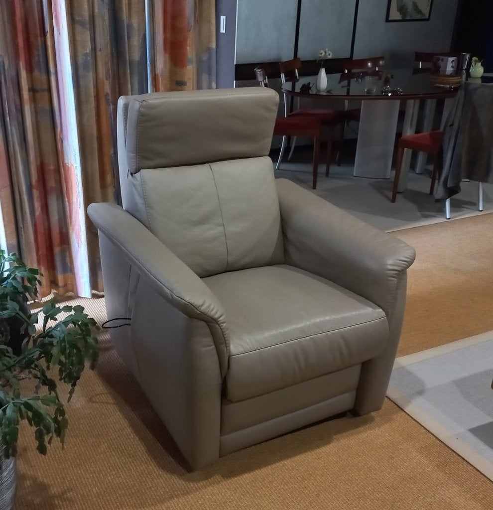 relaxzetel, leder, elektrisch, sta op functie, Huis en Inrichting, Fauteuils, Ophalen, Zo goed als nieuw, 75 tot 100 cm, Leer