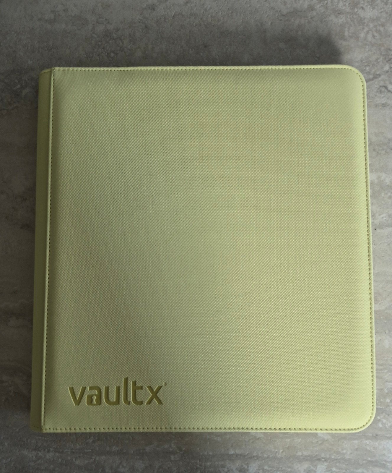 vault x 12 pocket zip binder pastel yellow, Ophalen of Verzenden, Nieuw, Boek of Catalogus