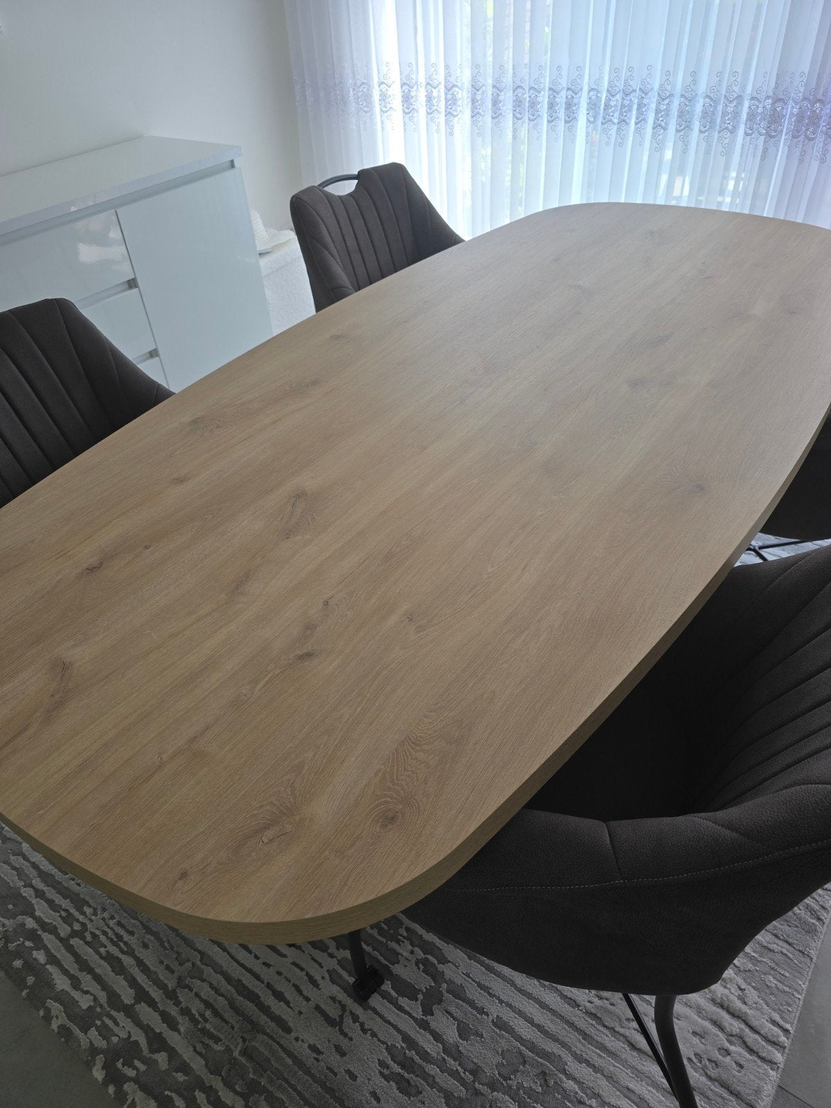 Nieuwe ovale tafel, Ophalen