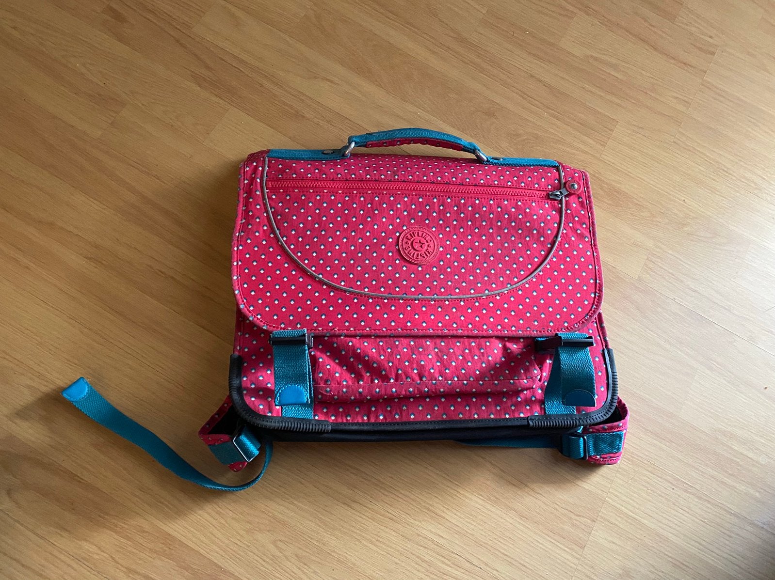 Kipling boekentas, Enlèvement, Comme neuf