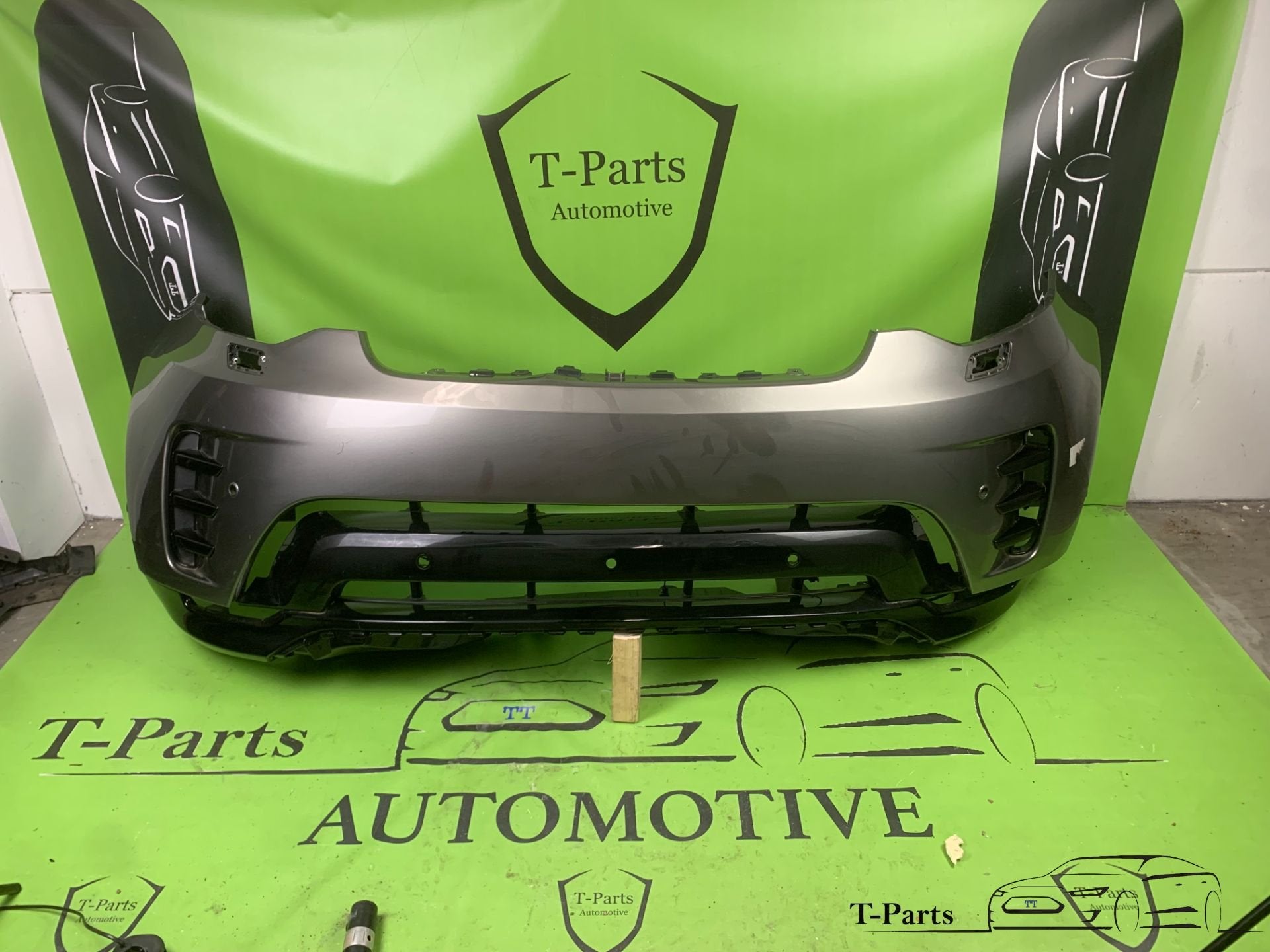 land rover discovery dynamic voorbumper bumper, Auto-onderdelen, Info@fabrikant.eu, Bumper, Fabrikantstraat 1
1000 AA  Amsterdam