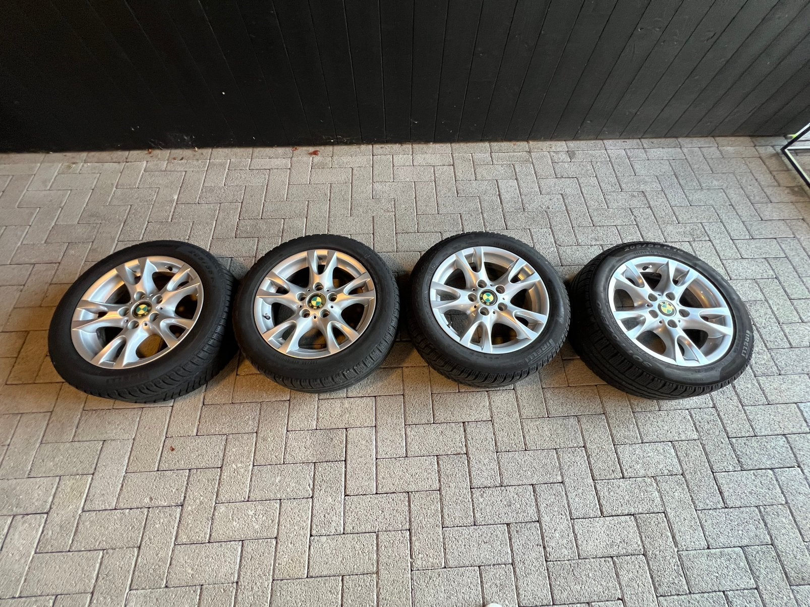 Originele 16” BMW velgen + Pirelli Winterbanden 205/55 R16, Auto-onderdelen, Ophalen, Gebruikt, 16 inch, Banden en Velgen