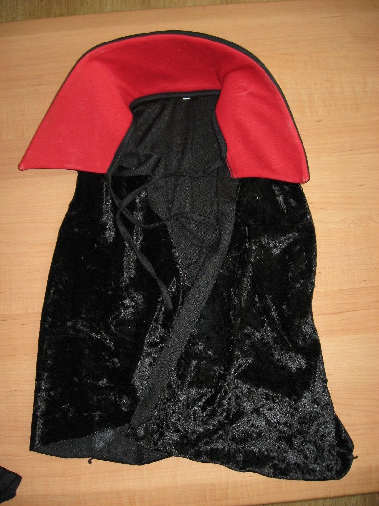 cape vampier halloween carnaval, Ophalen of Verzenden, Zo goed als nieuw, 158 t/m 164, Jongen of Meisje