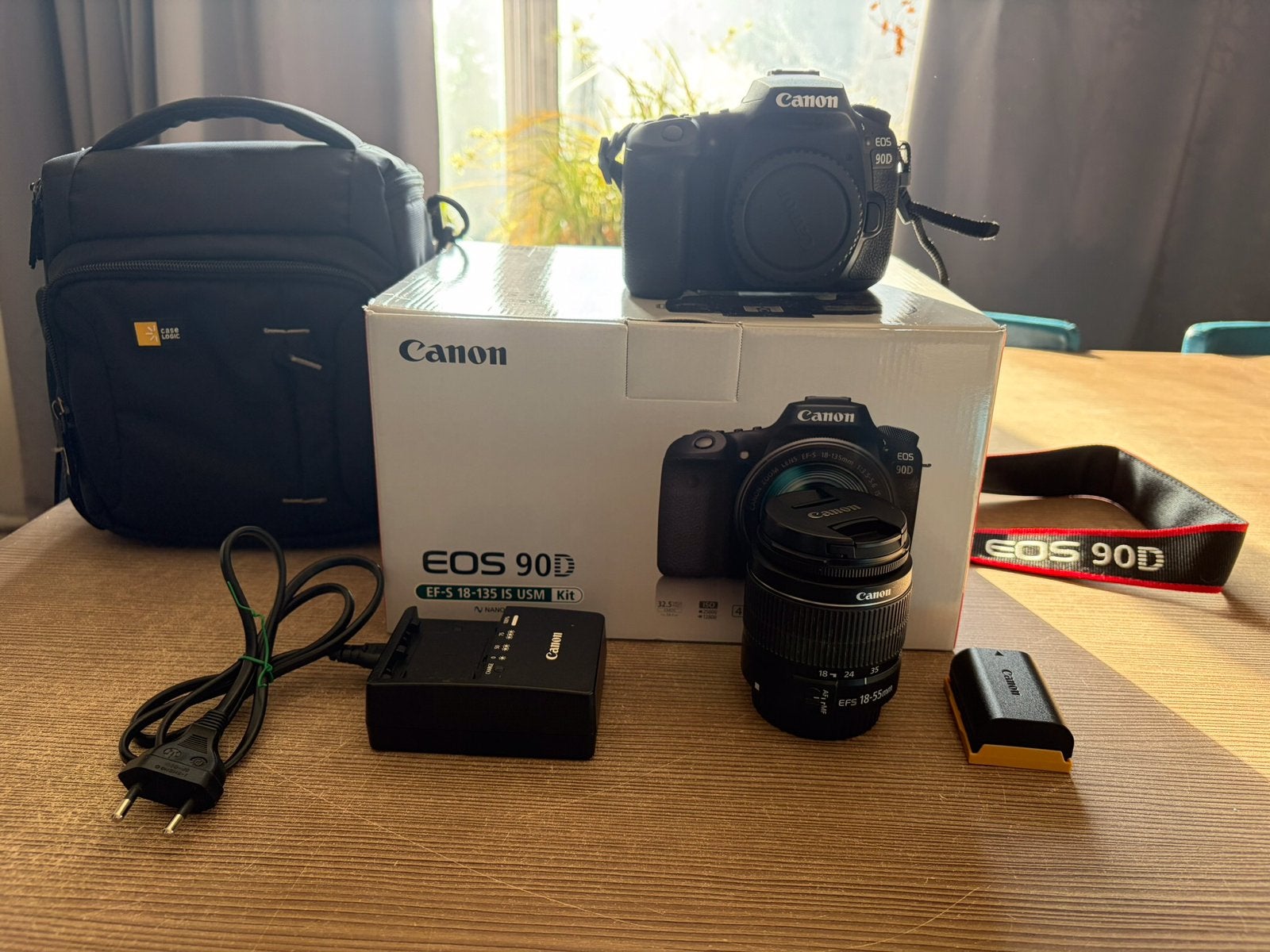 Canon EOS 90D camera (incl. Lens en draagtas), Ophalen of Verzenden, Zo goed als nieuw, Canon