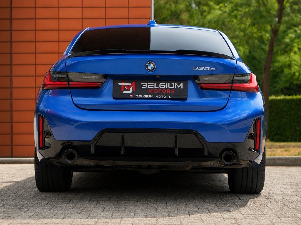 BMW 330 e - PHEV - M Sport - Camera - Volledig LED - BTW/BTW, Auto's, Automaat, Achterwielaandrijving, 4 cilinders, Blauw