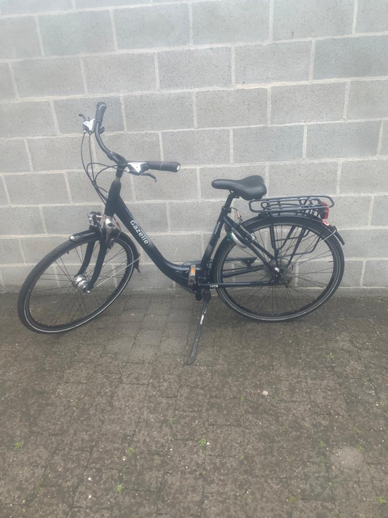 Gazelle 28 inch damesfiets te koop., Fietsen en Brommers, Ophalen, (Extra) lage instap, Velgrem, Zo goed als nieuw