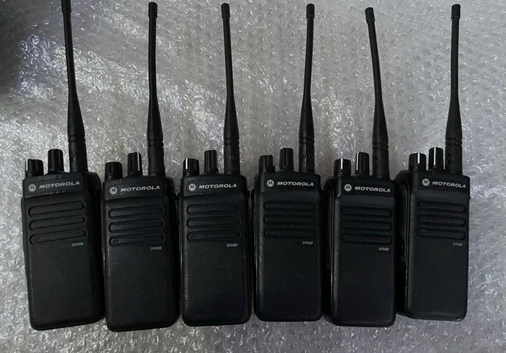 Motorola Dp 2400 portofoon, Telecommunicatie, Portofoons en Walkie-talkies, Verzenden, Zo goed als nieuw, Portofoon of Walkie-talkie