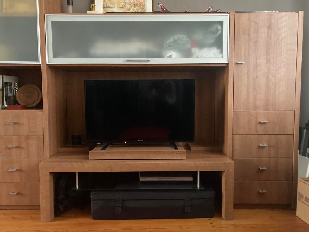 TV kast notelaar, Ophalen, Zo goed als nieuw