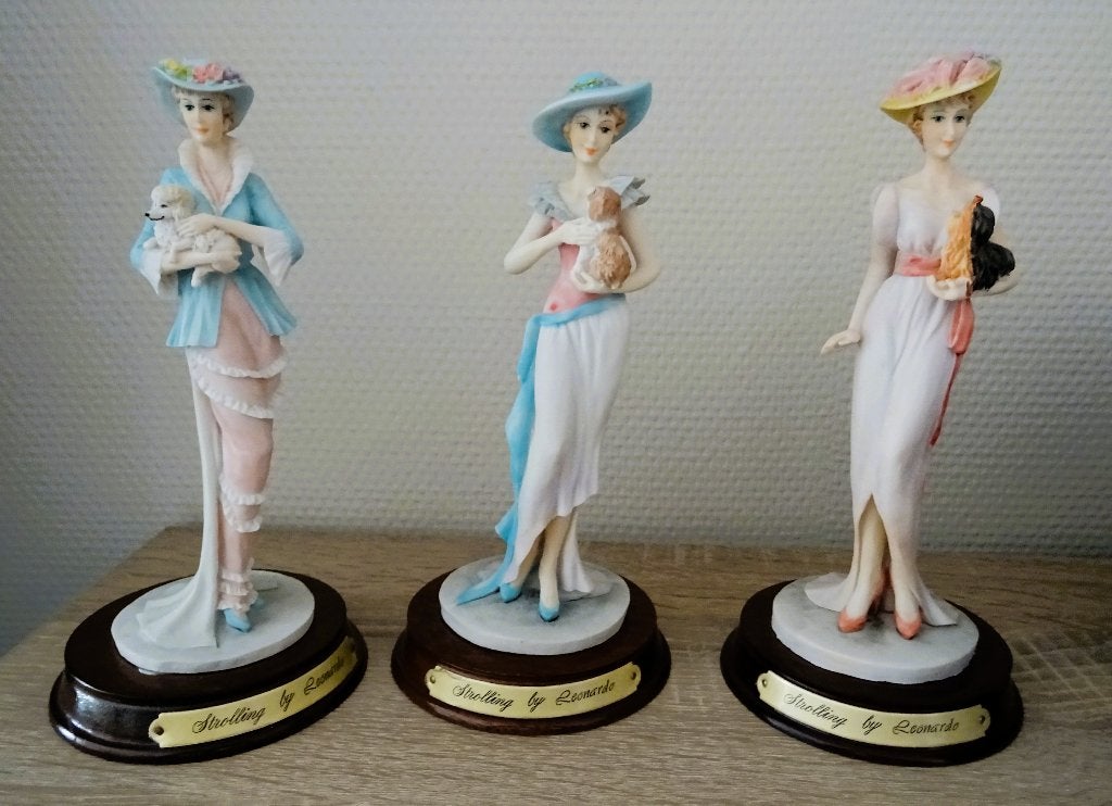 The Leonardo collection Porcelain Dames met hondje, Ophalen of Verzenden
