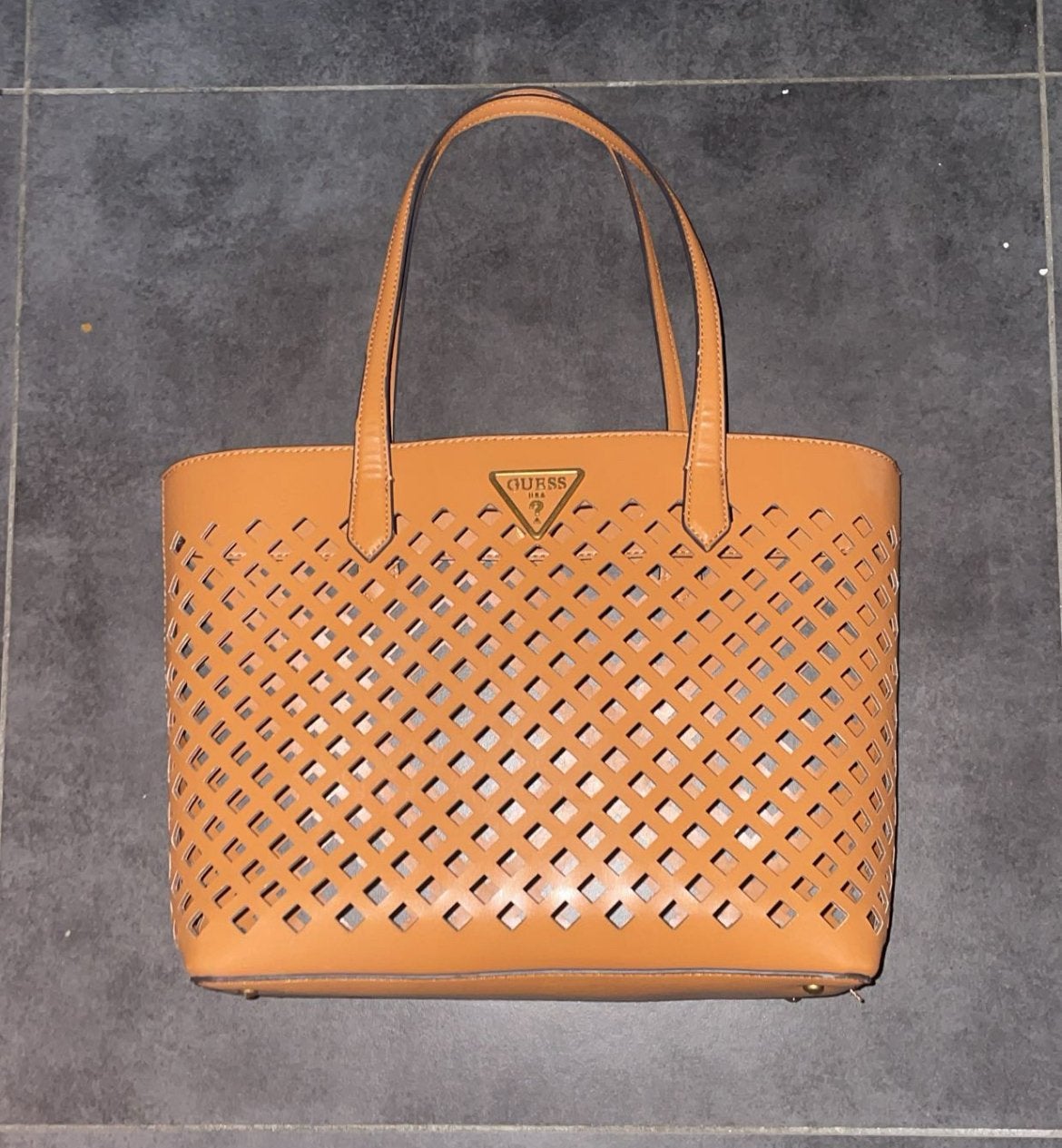 Guess tas, Ophalen, Zo goed als nieuw