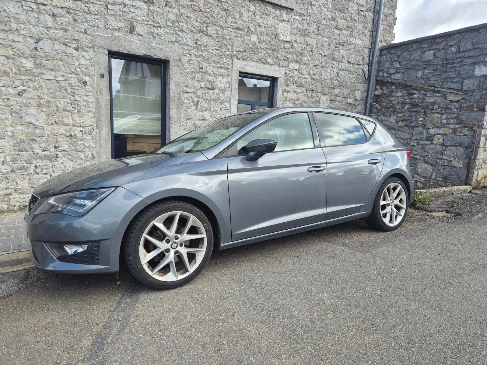 Seat Leon FR 1.4 Tsi - 12/2016 - 130k km, Autos, Cuir, Argent ou Gris, Achat, Noir
