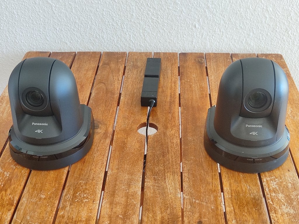 2x PANASONIC AW UE70 3GSDI 4K HDMI Streaming IP PTZ Cameras, Verzenden, Zo goed als nieuw