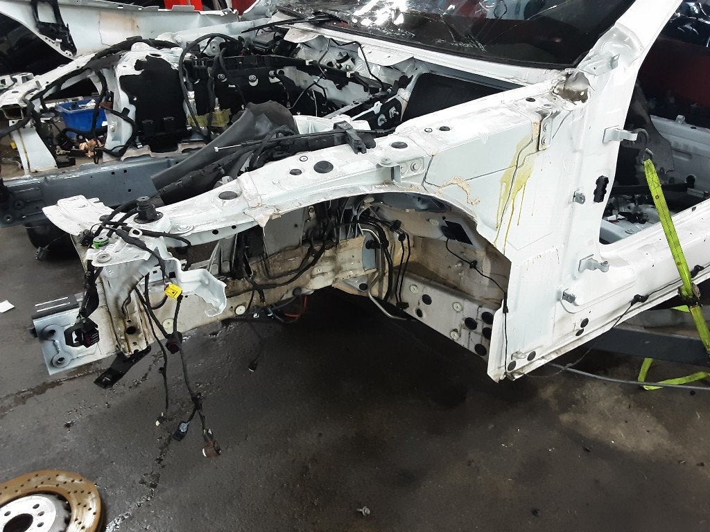BINNENSPATSCHERM LINKS VOOR BMW 8 serie (G15) (01-2018/-), Gebruikt, Voor, BMW, Spatbord