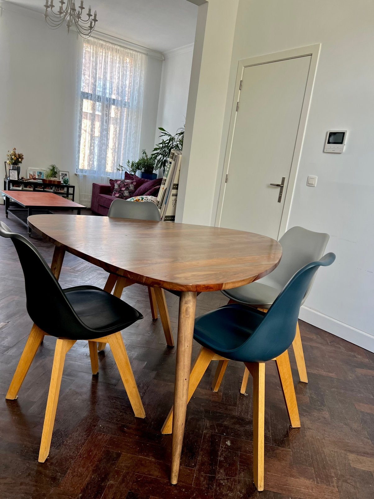 Belle table à manger en bois avec 4 chaises, Enlèvement, Comme neuf